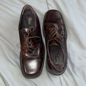 Men’s dress shoes